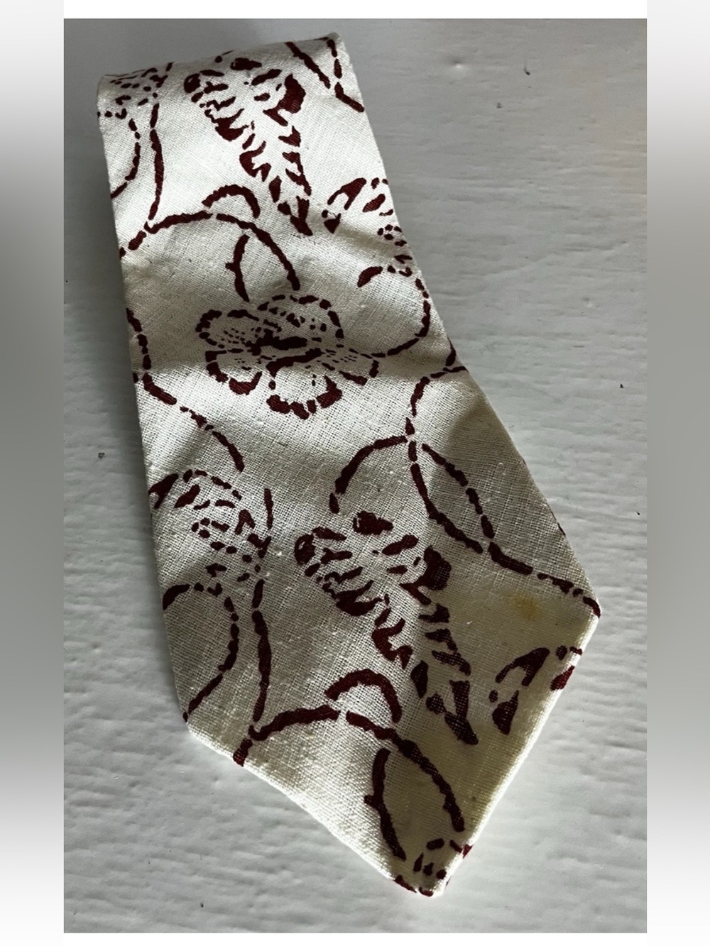 Vintage Mens Beige Cream Cotton Hand Embroidered Floral Hawaiian Necktie Tie